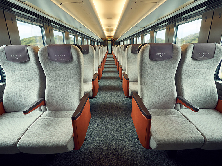 Spacia X|日本東武鐵道首次引進的電動躺椅設計與X型窗車廂的寬敞視野,內有2025年改版後的最新購票流程詳解 7 spacia x 座位