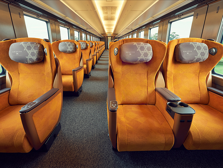 Spacia X|日本東武鐵道首次引進的電動躺椅設計與X型窗車廂的寬敞視野,內有2025年改版後的最新購票流程詳解 6 spacia x 座位
