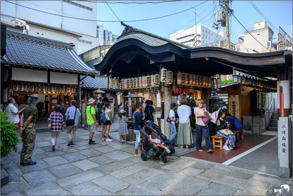 法善寺橫丁|道頓堀附近必訪的懷舊石板街與超奇特青苔覆身的「水掛不動尊」! 13 法善寺橫丁、法善寺、水掛不動尊