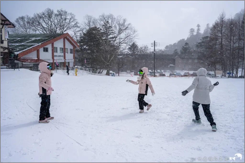日光湯元滑雪場|避開人潮的粉雪秘境,初學者與親子滑雪的推薦雪場。而且還能滑雪完秒泡湯! 15 休暇村日光湯元 日光湯元滑雪場
