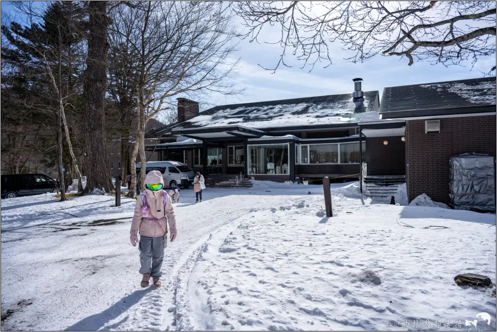 日光湯元滑雪場|避開人潮的粉雪秘境,初學者與親子滑雪的推薦雪場。而且還能滑雪完秒泡湯! 18 休暇村日光湯元 日光湯元滑雪場