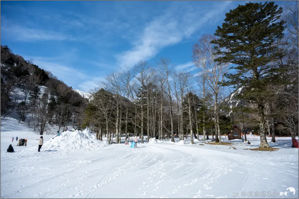 日光湯元滑雪場|避開人潮的粉雪秘境,初學者與親子滑雪的推薦雪場。而且還能滑雪完秒泡湯! 35 休暇村日光湯元 日光湯元滑雪場