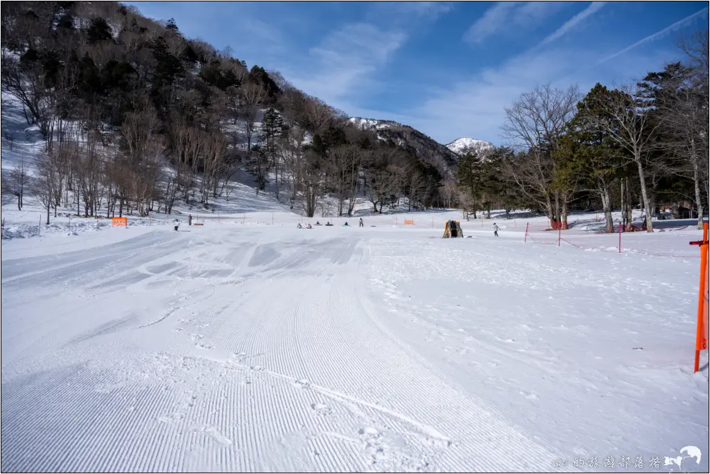 日光湯元滑雪場|避開人潮的粉雪秘境,初學者與親子滑雪的推薦雪場。而且還能滑雪完秒泡湯! 23 休暇村日光湯元 日光湯元滑雪場