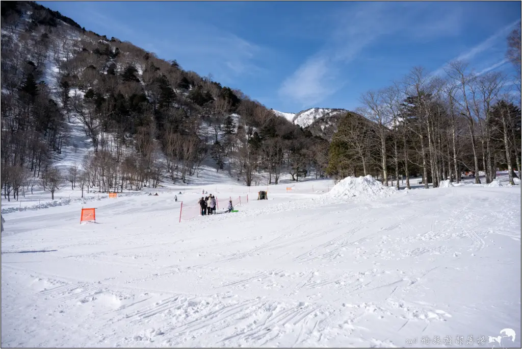日光湯元滑雪場|避開人潮的粉雪秘境,初學者與親子滑雪的推薦雪場。而且還能滑雪完秒泡湯! 25 休暇村日光湯元 日光湯元滑雪場