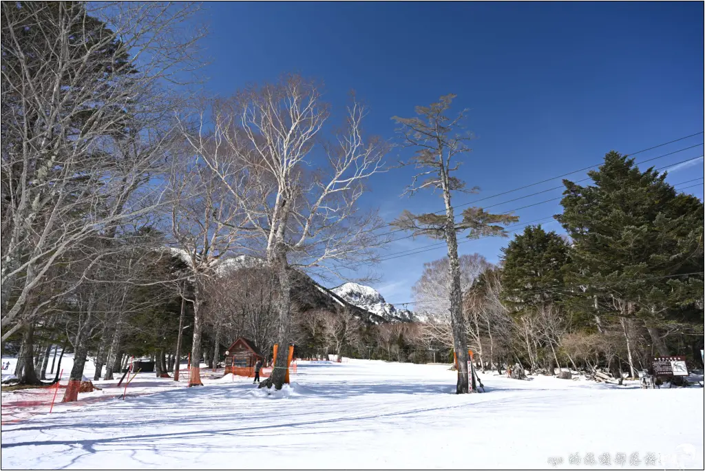 日光湯元滑雪場|避開人潮的粉雪秘境,初學者與親子滑雪的推薦雪場。而且還能滑雪完秒泡湯! 19 休暇村日光湯元 日光湯元滑雪場