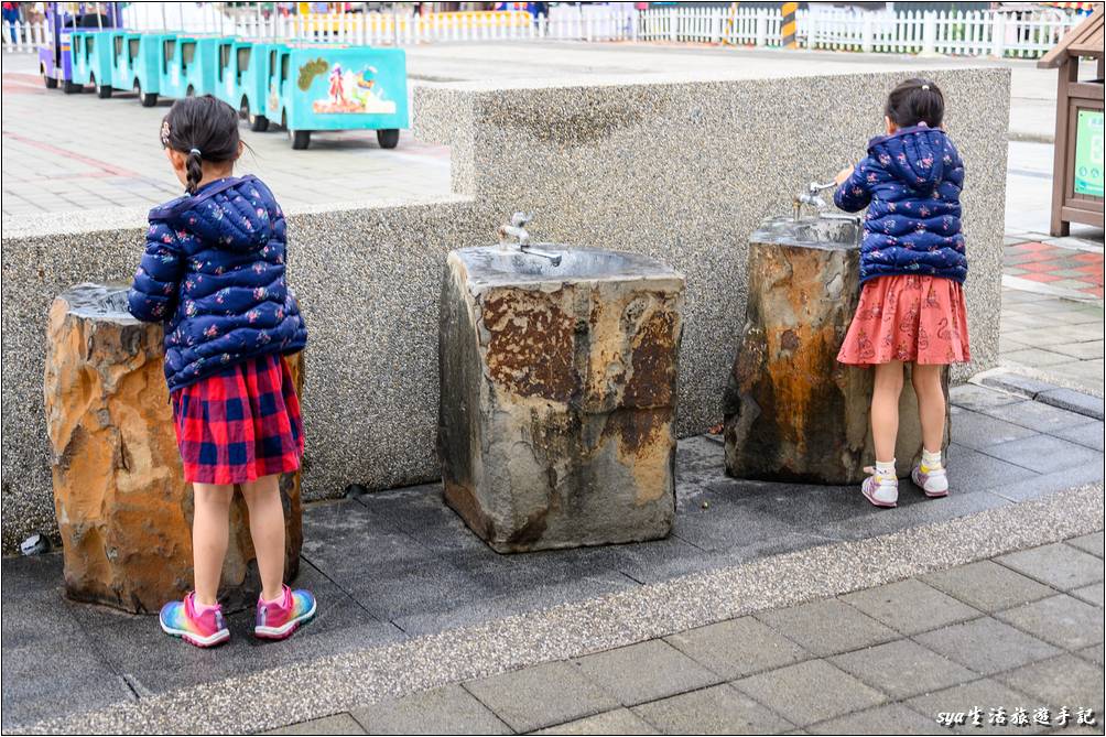 鹽田旁還有可供洗手的洗手台方便遊客在鹽田體驗後在這裡清洗雙手