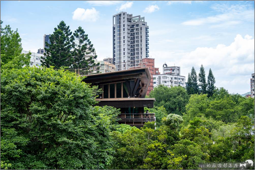 曾經榮獲全球最美的25座公立圖書館之一的「台北市立圖書館 北投分館」