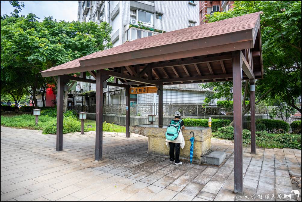 為了還原一百年前的日本風味，新北投車站旁還有個水手舍，真的讓人有點來到日本廟宇附近的錯覺。
